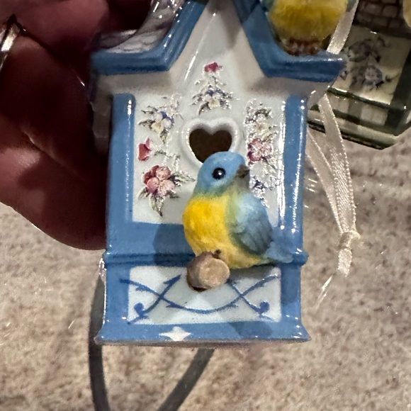 Vintage porcelain Bradford Exchange heirloom birdhouse ornaments - Picture 9 of 13